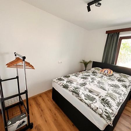 Perfekte Lage! Ganze Wohnung Burgblick Residenz Sankt Veit an der Glan Luaran gambar