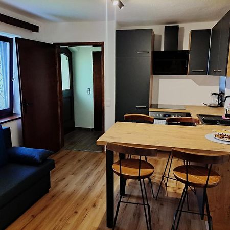 Perfekte Lage! Ganze Wohnung Burgblick Residenz Sankt Veit an der Glan Luaran gambar