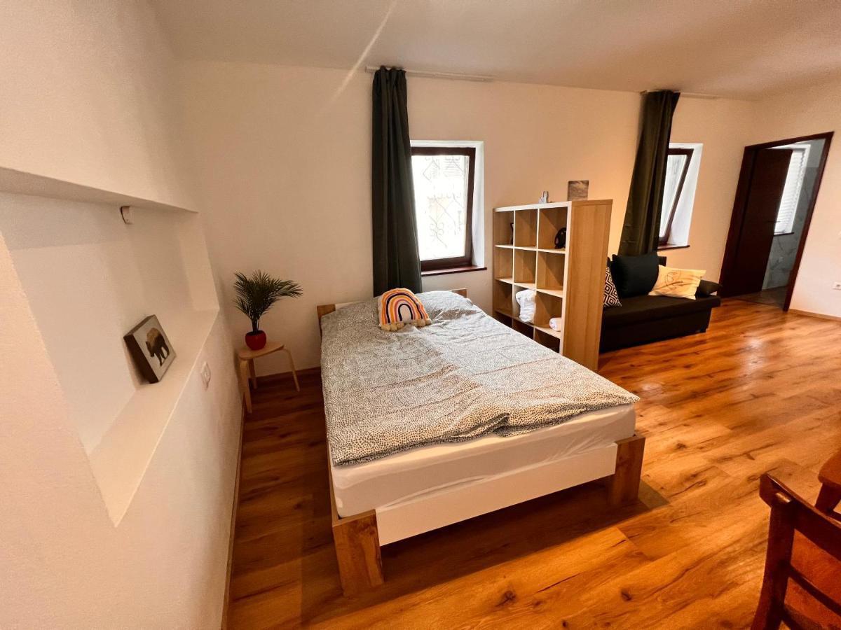 Perfekte Lage! Ganze Wohnung Burgblick Residenz Sankt Veit an der Glan Luaran gambar